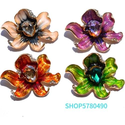 Fashion Jewelry Multi Sweet Flower Rhinestone Brooches for Women Elegant Crystal Pin Ladies Gifts Bridal Dress Coat Decoration