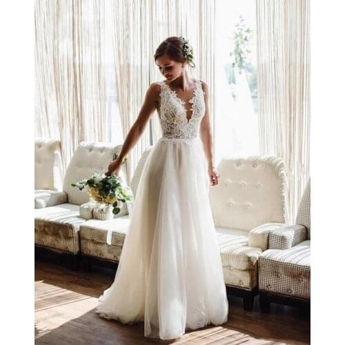 Pretty A-Line V Neck Sleeveless Lace Robe De Mariee Sweep Train Beach Cheap Wedding Bride Dress Country Vintage Bridal Gowns