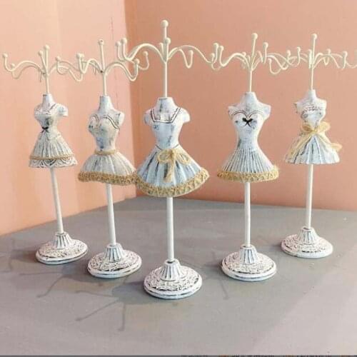 Creative Doll Jewelry Stand Holder Iron Resin Mini Skirt Model Rack Lady Figure Home Decor Jewelry Store Display