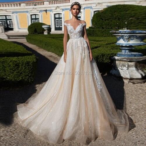 Luxury Shiny A Line Wedding Dresses Off the Shoulder Sweetheart Lace Appliques Vestido De Noiva Buttons Bridal Gowns Court Train
