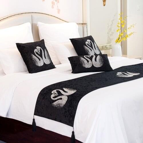 European Classics Velvet Ironing Diamonds Swan Black Bed Runner Light Luxury Style home Decor Simple Hotel Bedding Cover Towel
