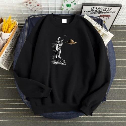 Astronaut Playing Basketball In Space Sweatshirt Men Comfortable Warm Pullover Fashion Loose Hoodie Sweatshirt Autumn Streetwear
