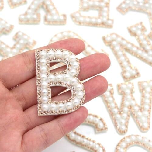 1pcs White Pearl Letter Patches Top Quality Champagne Rhinestones Patches For Dress Garment Accessories Cute English Alphabet