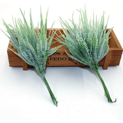 Pas cher 6pcs plante artificielle pin branches d'arbre de noël décoration de mariage bricolage accessoires faits à la main enfa