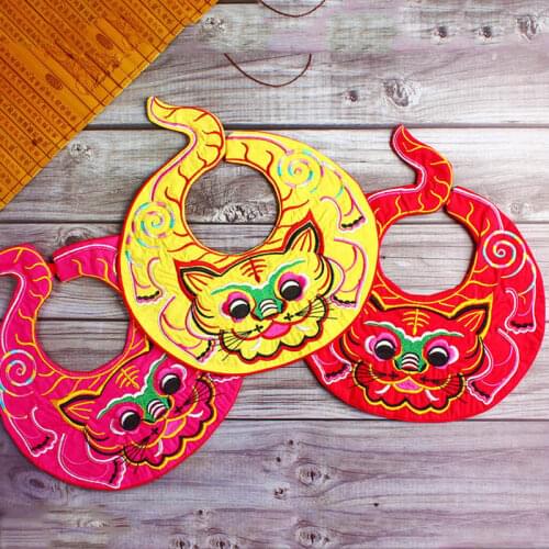 Baby Bib Cotton Handmade Embroidery Infant Feeding Bib Chinese Style Apron Saliva Towel Boys Girls Burp Cloths Kids Bandana