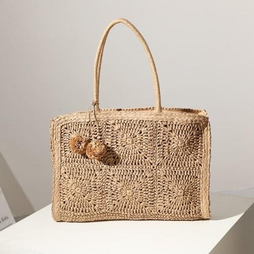 Casual Hollow Straw Woven Bags Ladies Fashion Large-capacity Fur Ball Shoulder Bags Handmade Straw Handbag Women Big Tote Bag