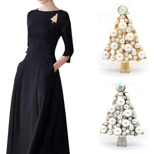 New Sweet Fully Imitation Pearls Brooch Alloy Crystal Brooch Trendy Christmas Tree Brooch For Women Cloth Jewelry Accessories