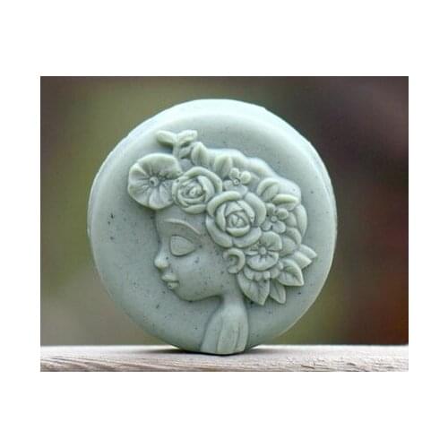 New Product!!1pcs Girl with a Garland (R1871) Silicone Handmade Soap Mold Crafts DIY Mould
