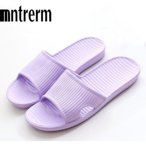 New 2020 Hot Selling Slippers Summer Floor Non-slip Home Floor Slippers Indoor Family Stripe Flat Bathroom Sandal Slippers Women
