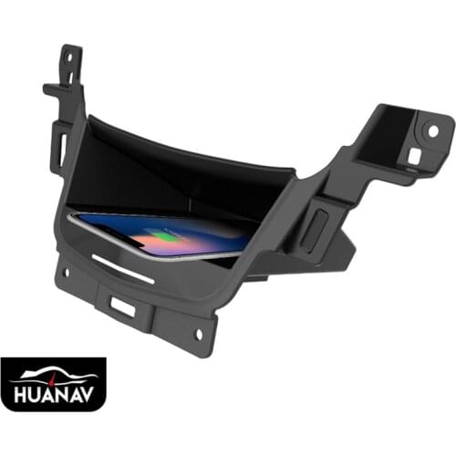 QI Car Wireless Charger For Cadillac XT5 2017-2019 Intelligent Infrared Fast Wireless Charging Car Phone Holder For iphone LG