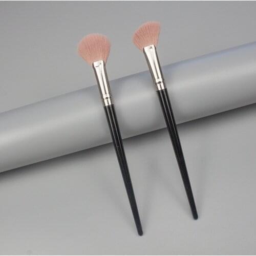 VVR Makeup Brushes Highlighter Brush Loose Paint Brush High Quality Concealer Sculpting Highlighter Multifunctional Makeup Brush