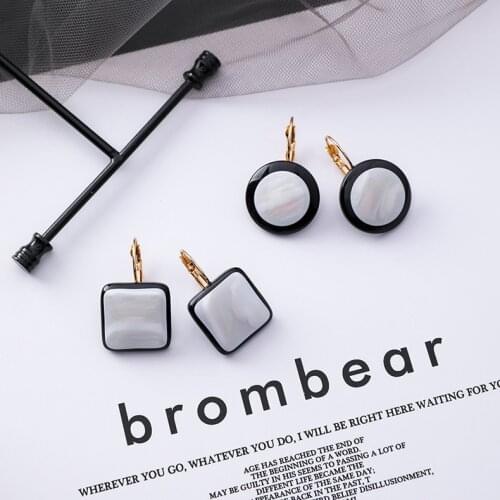 2019 new design fashion jewelry retro simple generous earrings resin shell black and white earrings for Girls gift for woman