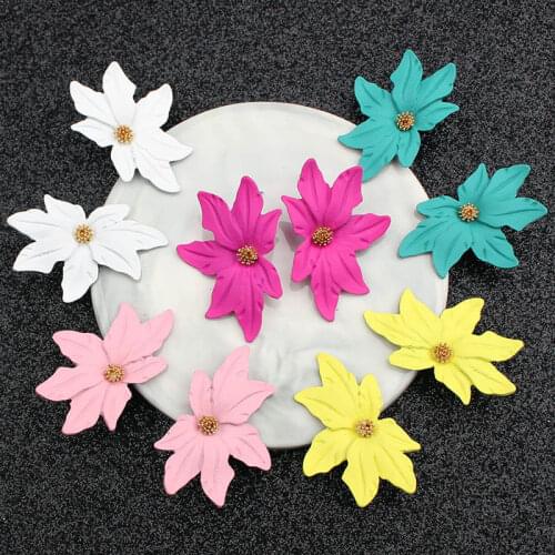 New Fashion Sweet Jewelry Spray Paint Effect Stud Earrings Korean Style Cute Metal Flower Stud Earrings For Women Girl Gift