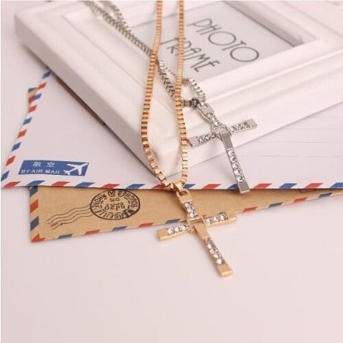 Fadhion Necklace For Men Fashion jewelry Metal Cross Pendant Necklace Mens Necklaces Mens Short Necklace Gift for Men