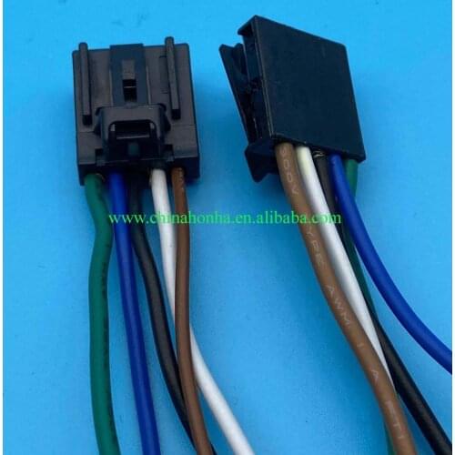 Automobile multi-function steering wheel clutch travel light 5-hole wiring harness plug 8R0 973 605/8R0 973 705