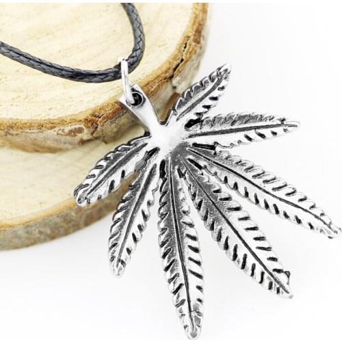 Dainty Palm Tree Leaf Necklace Coconut Pendant Women Men Leather Chain Necklaces Minimalist Plant Jewelry Accessories