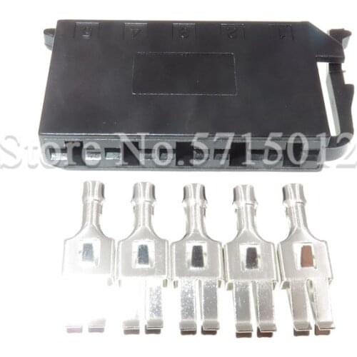 5 Hole 1H0 953 637 Auto Cable Connectors Female Car Socket 1H0953637 With Terminals