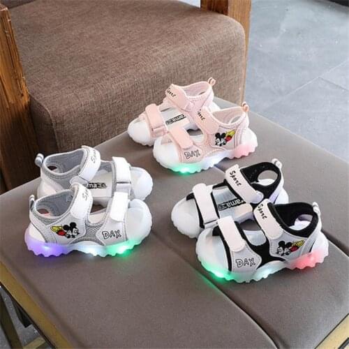 Disney 2021 new light on childrens summer sandals 1 to 3 years old boy baby shoes LED baotou beach shoes of the girls