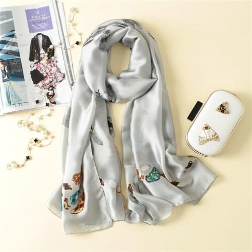 2019 new style women beach quality beautiful flower shawl silk lady Autumn and winter warm fashion Popular print scarves hijab