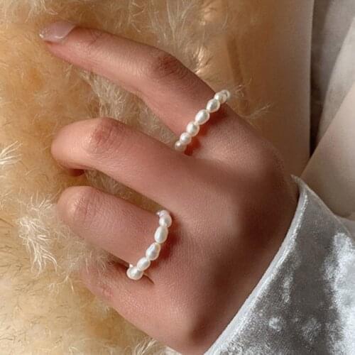 Simple Fashion Irregular Pearl Ring Elegant Beads Beaded Pearls Circle Chain Rings for Women Girls Gifts Wedding Engagement Ring