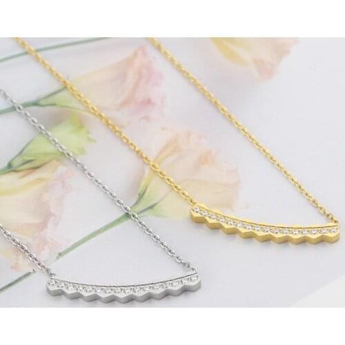 Fashion New Low-Key Luxury Handmade Micro Inlaid Crystal Necklace Gear-Shaped Necklace Ladies Party Gift Love Jewelry Wholesale