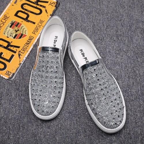Male Casual Shoes luxury designer loafers men Young fashion mens tiptoe rivets sequins casual flat-soled loafers shoes K5-90