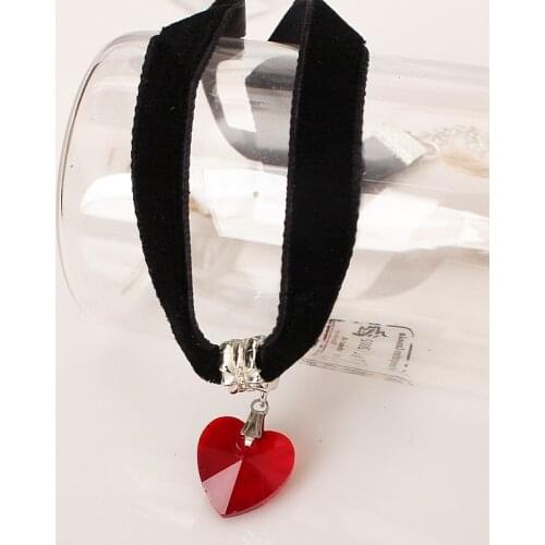 The new popular heart-shaped crystal pendant lace black heart necklace for the girl high quality gift