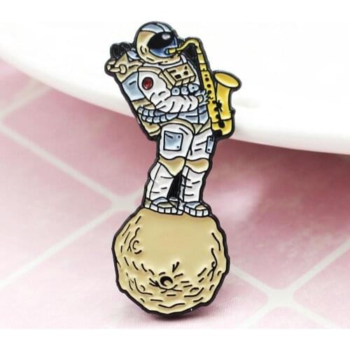 Romantic Astronauts Play Sax Originality Pins Outer Space Exploration Valentines Day Accessories Gifts For Lovers Brooches