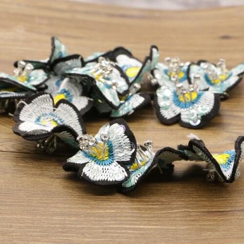 6 pieces of 4.5cmx4.5cm wide knitted flower beads with hat shoes clothing handmade fabrics DIY crafts accessories