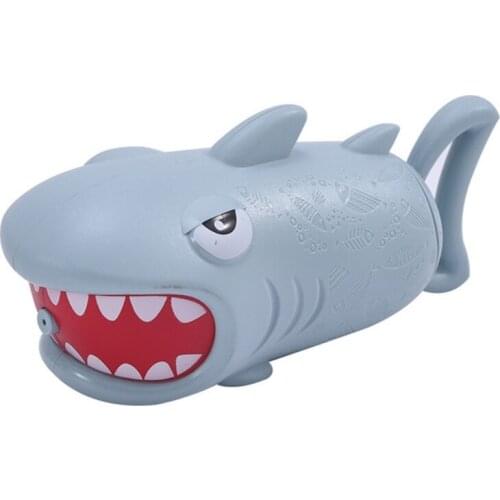 1Set Beach Toy Water Blaster Toy Sandpit Water Toy Summer Water Game Toy Beach Toy Play in Summer Toy Shark & Pig Shape H055