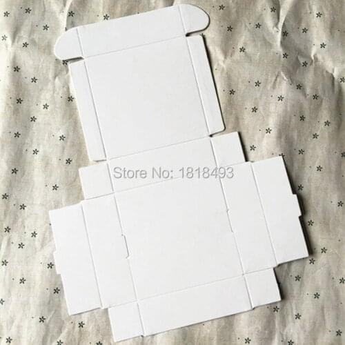 Free shipping 30pcs a lot 9.5x9.5x3cm white paper casket/candy case/packing box/top grade gift case/useful snack case