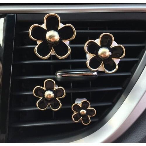 4pcs/set Car Air Freshener Perfume Clip Cute Small Flowers Pink Car Accessories Interior Woman Aromatherapy Air Vent Clip