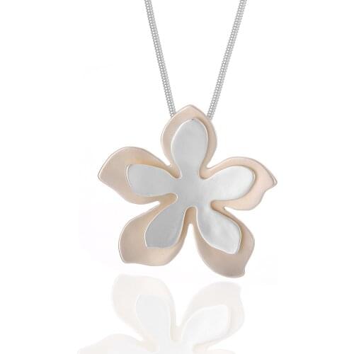 Trend Charm Flowers Pendant Necklace Luxury Jewelry For Women Engagement Statement Gift Long Chain Necklace