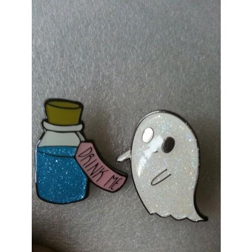 Metal pin badges with glitter, heart pin badge, custom hard enamel flower pins with gold plating