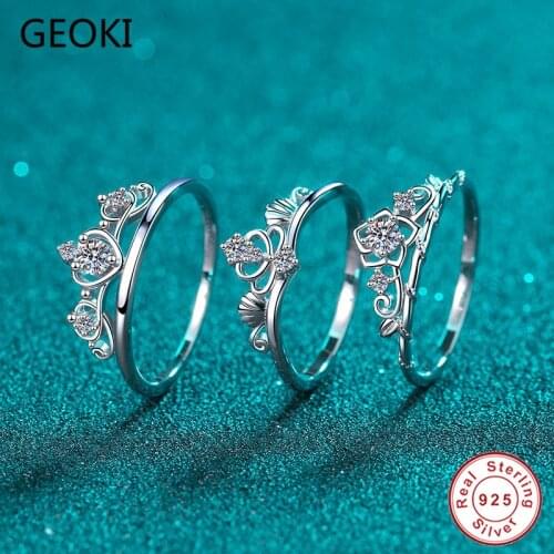 Geoki 925 Sterling Silver Passed Diamond Test Perfect Cut 0.1 ct Mossanite Crown Engagement Ring for Women New Trendy Jewelry