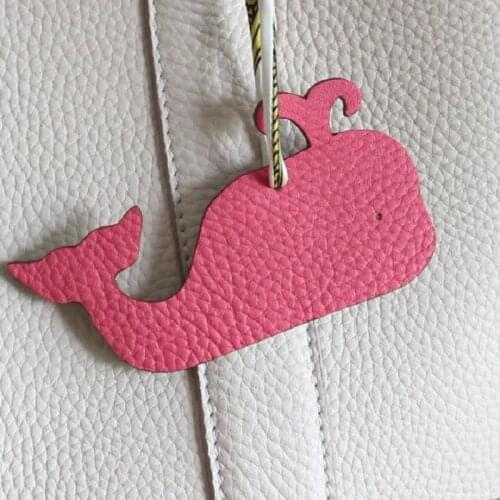 Classic Leather Key Chain Color Lucky Whale Model Double-Sided Color Car Bag Pendant Pendant For Girlfriends Birthday Gift