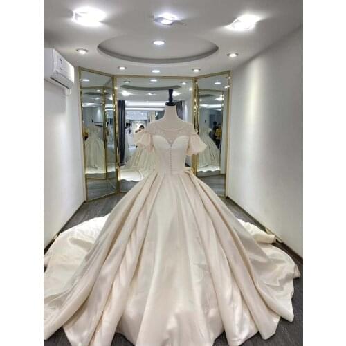 Real Picture Vintage Satin Round Neck A-Line Long Wedding Dresses with Pockets Long Latern Sleeve Lace Bridal Gowns for Women