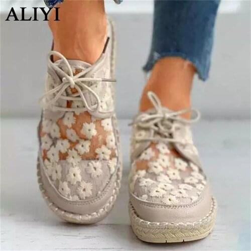 Summer Comfortable Loafers 2021 Womens Retro Mesh Breathable Flat Casual Shoes 35-40 Hollow Embroidery Lace Up Female Sneakers