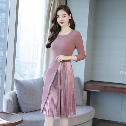 2019 Autumn New Pattern Self-cultivation Thin Round Neck Temperament False Two Paper Suit Bouffancy Dress