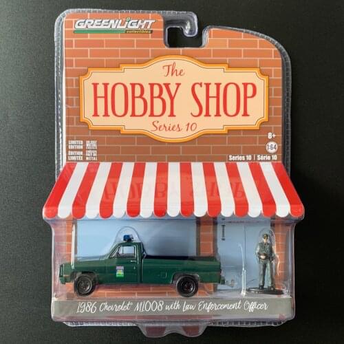 GREENLIGHT 1:64 HOBBY SHOP 1968 CHEVROLET M1008 with dolls Limited edition collection of die-cast alloy car models