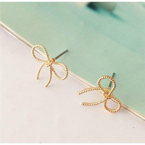New Arrivals Super Delicate Gold Color Plating Textured Wire Ribbon Stud Earrings For Women Girl Cute Lovely Pretty Jewelry