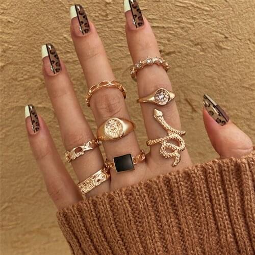 17KM Punk Stamp Snake Rings Set for Women Geometric Square Black Chain Ring Retro Crystal Finger Rings Jewelry Wholesale