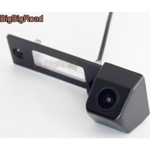BigBigRoad Car Rear View CCD Camera For Volkswagen Sagitar 2009 2010 Caravelle California / Transporter 2003-2015 / Tiguan 2012