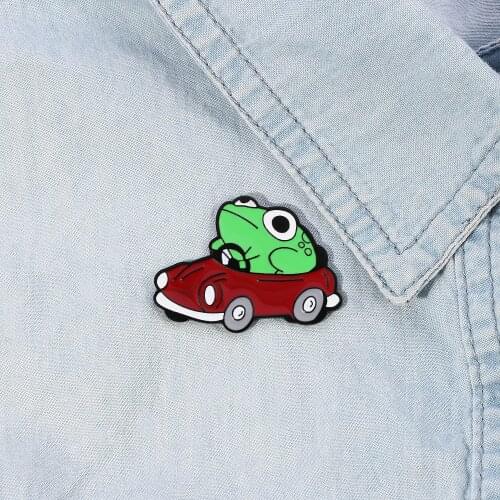 New Hot Sale Cartoon Green Frog Open Red Car Brooch Pin Creative Fashion Children Cartoon Bag Backpack Badge Jewelry