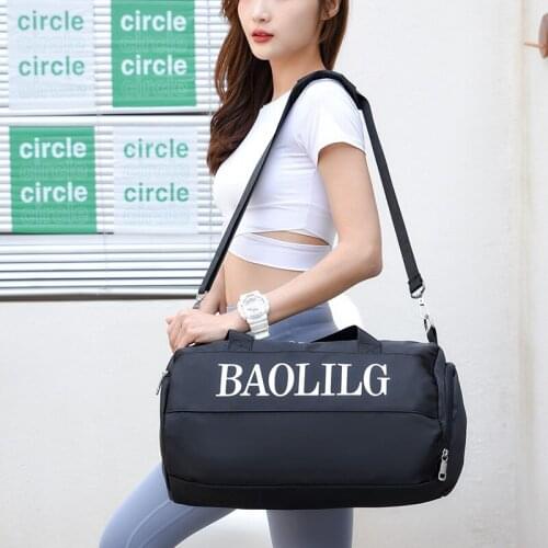 2021 New Fashion Womens Travel Sports Bag Fitness Yoga Bags Gym Shoulder Bags Large Capacity Weekend Bags For Women
