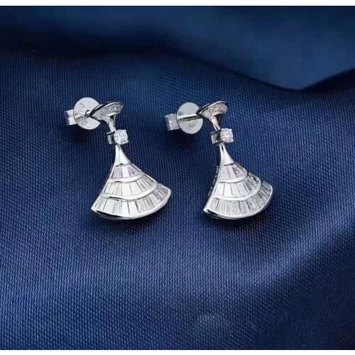 Earrings Woman 18K Gold Real Diamond Earrings Fashion Style Exquisite Jewelry Engagement Gift