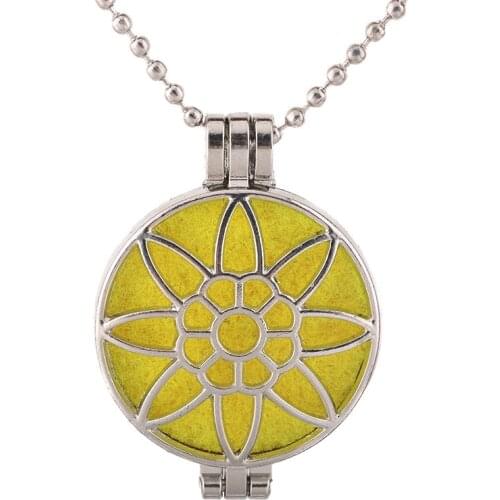 Fashio 1Pcs Metal Antique Aroma Necklace Open Vintage Lockets Aroma Pendant Perfume Essential Oil Diffuser Necklace Jewelry Gift