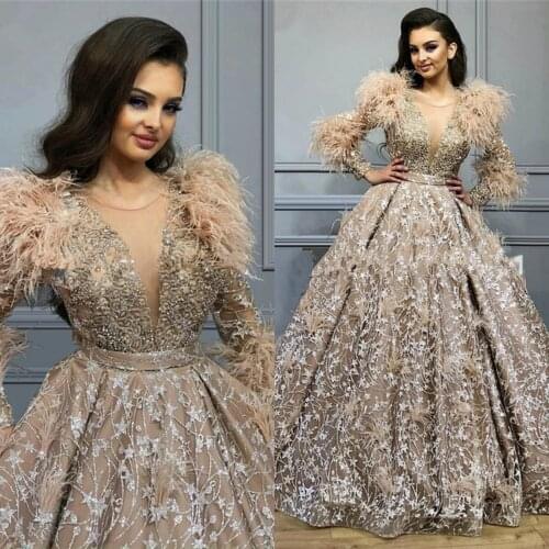 2020 Vintage Long Prom Dresses with Feathers Lace Sheer V Neck Beaded Evening Dress vestido de novia Celebrity Party Gowns