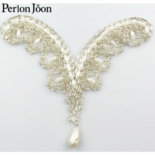 1PCS Handmade beads small neckline white pearl V-wing shoes decoration sewing in shoes Wedding dress clothing accessories SG001