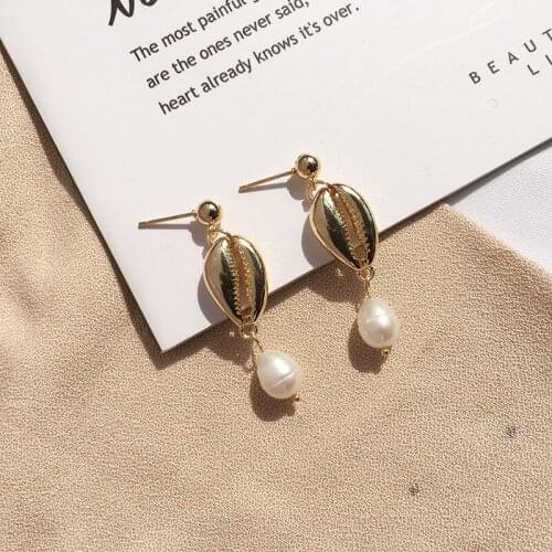 Fashion Natural Pearls Shell Gold Color Drop Dangle Earrings for Women Fall Earring Jewelry 2020 Accessories Female Gift YEA300